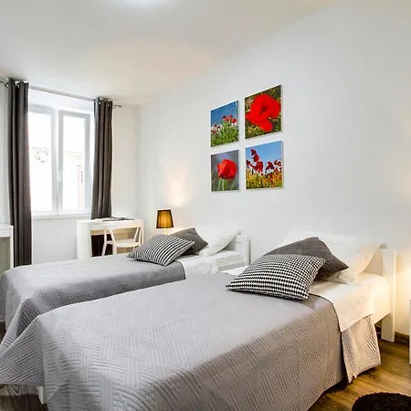 Apartment Divinity's - Old Town Center *