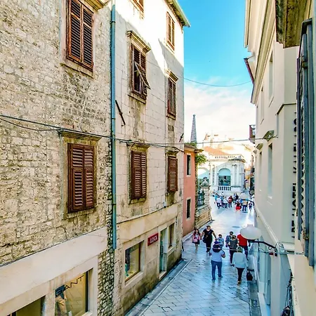 Arta Vela - Old Town Centre Apartment *